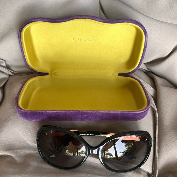 GUCCI OVERSIZED SUNGLASSES - Picture 6 of 15
